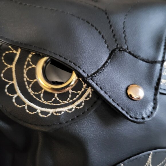 NWT SMALL VEGAN LEATHER OWL SLING BACKPACK - Picture 4 of 9